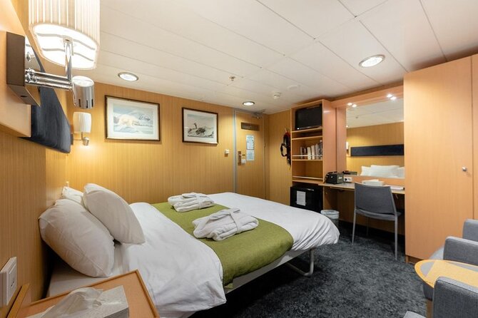 24hr Northern Lights & Whale Watching Cruise - Morning near Skjervøya and the whale search
