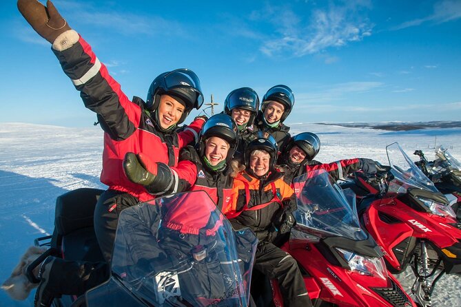 4hr Finnmarksvidda Snowmobile Adventure - Guides who keep beginners moving