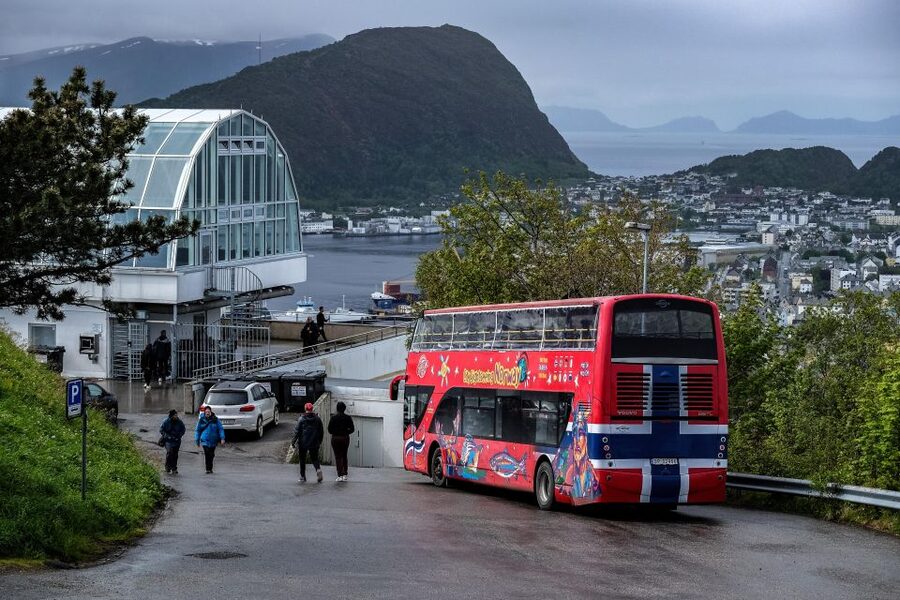 Alesund: City Sightseeing Hop-On Hop-Off Bus Tour - Why Ålesund works so well from an open-top bus