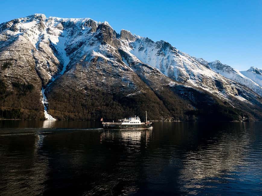 Ålesund: Fjord Tour with Lunch on MS Bruvik - Lunch on MS Bruvik: warm, filling, and basic