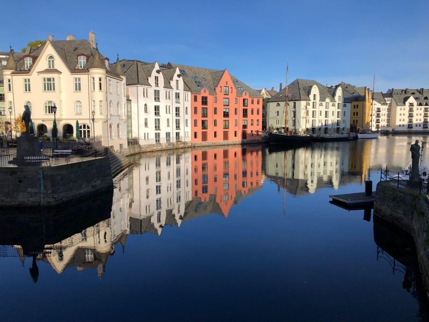 Ålesund: Giske and Godøy Islands Guided Sightseeing Tour - Crossing to Giske and its medieval church