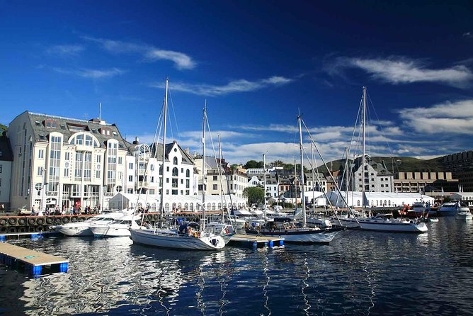 Alesund Shore Excursion: The Ultimate Sightseeing Tour - Why Alnes Lighthouse makes this tour different