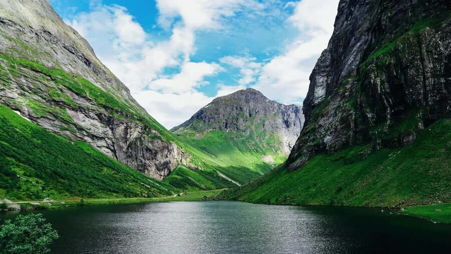 Ålesund to Geiranger Fjord Boat Tour with Return Bus Tour - Eagle Road and the Ørnesvingene Viewpoint