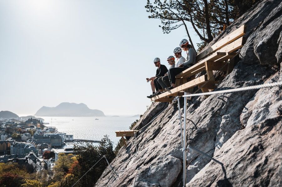 Ålesund: Via Ferrata tour - A gentler traverse leads to Fjellstua