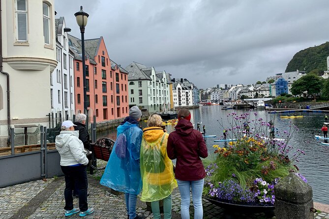 Amazing city walk in Ålesund - Ending along Kongens gate