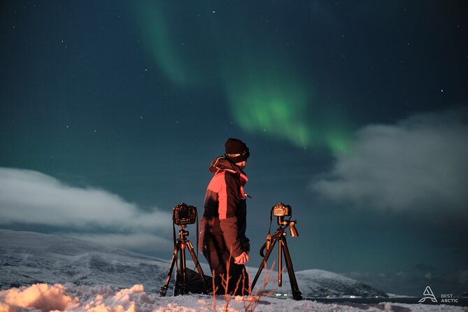 Aurora Safari Chase by big bus, free Photos, toilet onboard - The drive through Troms County