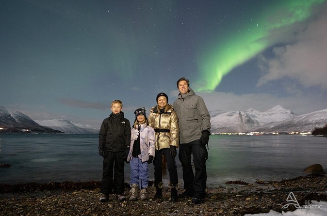 Aurora Safari Chase by big bus, free Photos, toilet onboard - Food, drinks, and the meal upgrade