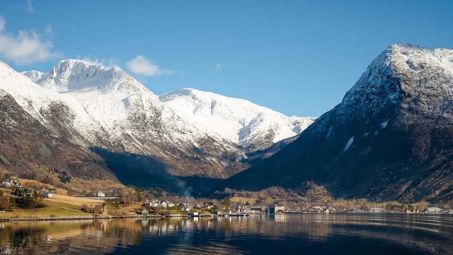 Bergen: Cruise to beautiful Rosendal by the Hardangerfjord - How to use the 3.5 hours wisely