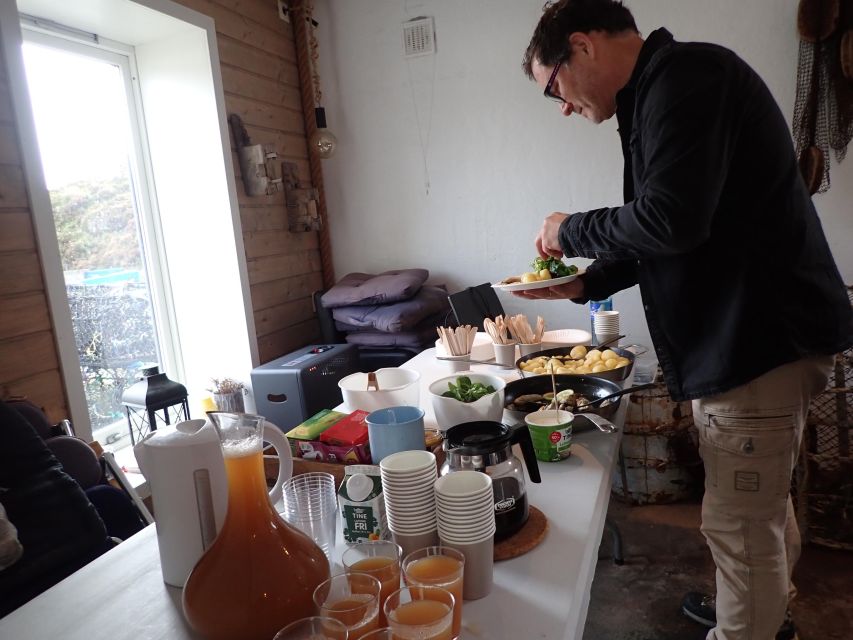Bergen: Guided Fishing Tour with Outdoor Cooking - Getting ready for the boat