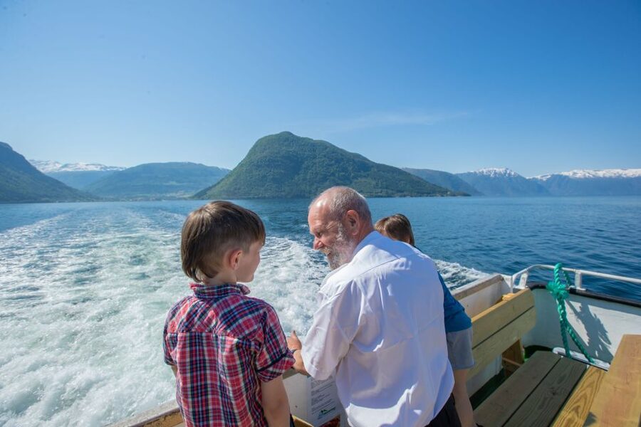 Bergen: Guided Fjord & Glacier Tour to Fjærland - Key points to know before booking