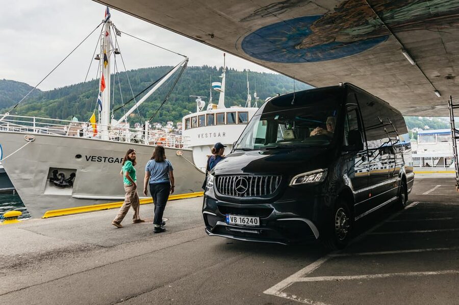 Bergen: Guided Minibus Tour with Photo Stops - Bergen Fortress, Bryggen, and the city center
