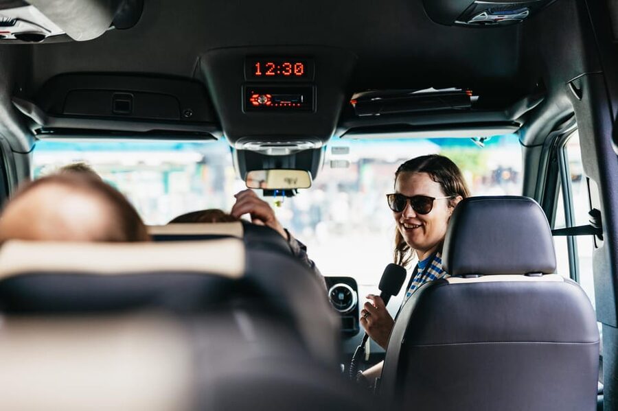 Bergen: Guided Minibus Tour with Photo Stops - Nordnes, Knøsesmauet, and a local beach