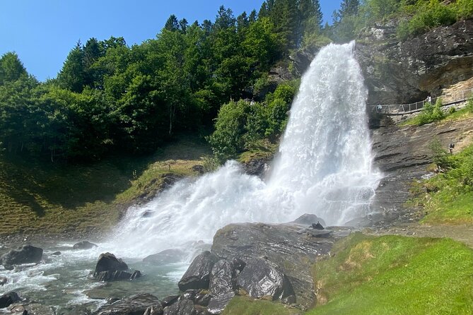 Bergen in a day, Guided tour: Old Town, Waterfalls & Waffles - The scenic drive is part of the attraction