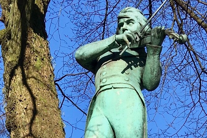 Bergen in Your Pocket: Landmarks and Lore Audio Tour - Four Norwegian figures told through statues