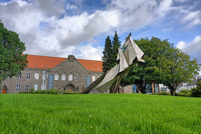 Bergen in Your Pocket: Landmarks and Lore Audio Tour - Skotstredet, Bergen’s trendier corner
