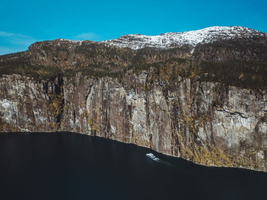 Bergen: Mostraumen Fjord & Waterfall Cruise - Weather, winter ice, and the route you actually get