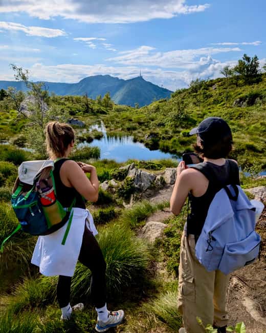 Bergen: Mountain hike on top of Bergen - Public tour - Leaving the crowds on Mt. Fløyen