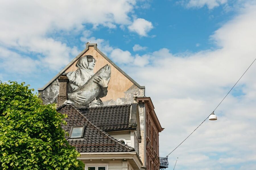 Bergen: Past & Present Small Group Guided Walking Tour - The guides make the difference