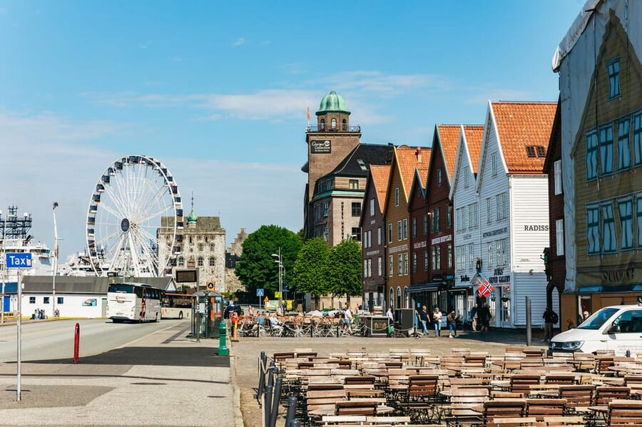 Bergen: Past & Present Small Group Guided Walking Tour - Bergenhus Fortress and Norway’s royal past