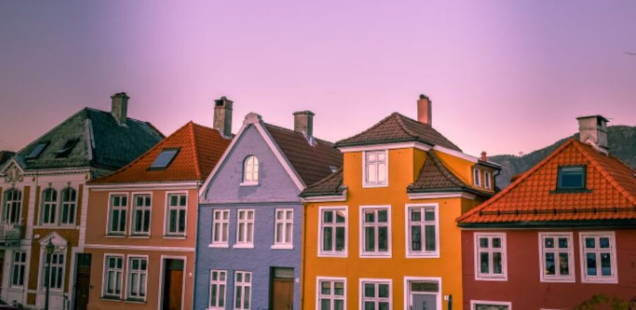Bergen: Private Guided City Sightseeing Tour - Nordnes and the city’s wider character