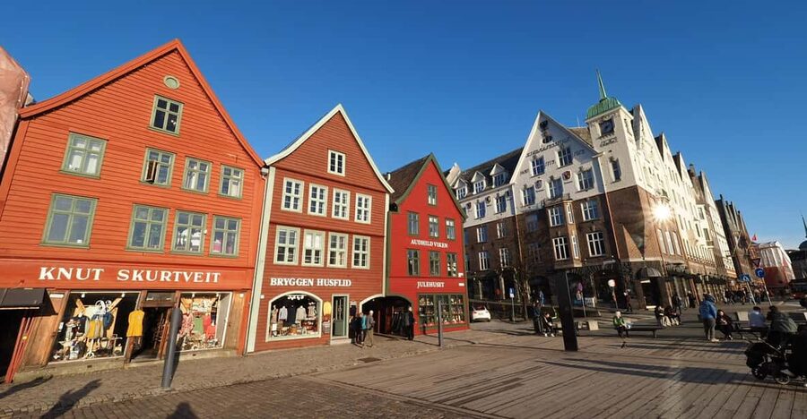 Bergen: Private tour in your own language - Key points for a flexible Bergen walk