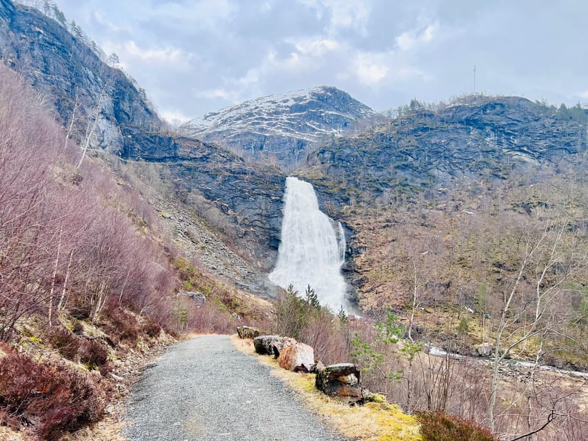 Bergen: Private Waterfalls and Wonders of Fjord Norway - Eidfjord: your lunch break beside the water
