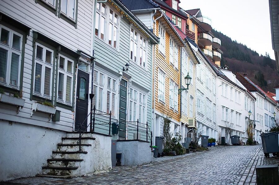 Bergen's Twilight Magic: An Evening Adventure - Cafes and Norwegian food stops at your own cost