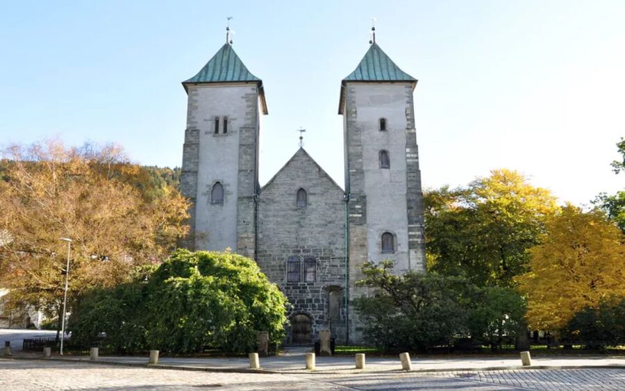 Bergen: Sightseeing Cruise of Bergen's Historic Landmarks - Skuteviken and Sandviken’s wooden warehouses