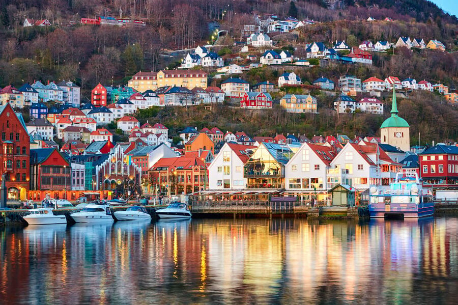 Bergen: Sightseeing Walking Tour with Ferry Ride - Bryggen, where Bergen’s old story becomes visible