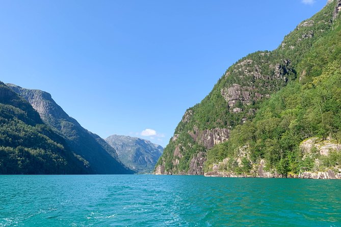 Bergen to Hardangerfjord VIP car + private yacht Fjord cruise - Returning through Samnanger to Bergen