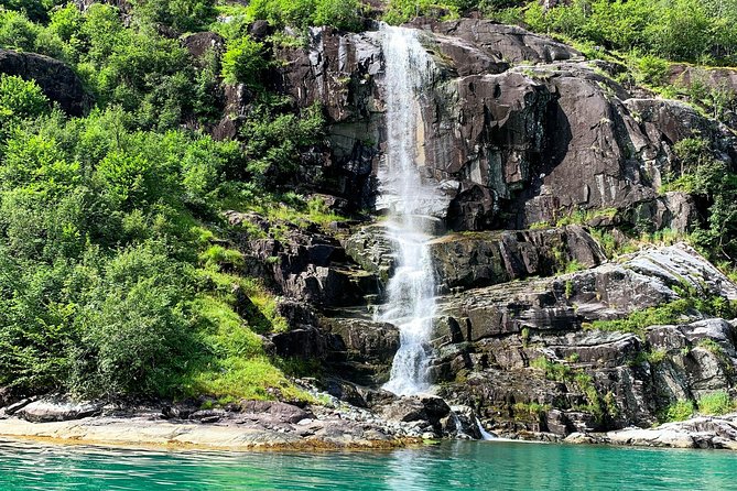 Bergen to Hardangerfjord VIP car + private yacht Fjord cruise - What the $6,300 price really buys