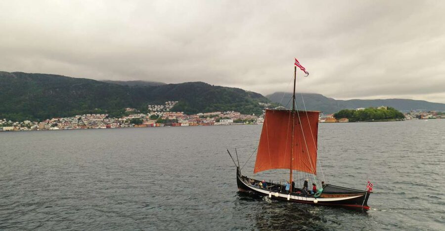Bergen: Viking Ship Sailing Experience and Sightseeing Trip - Setting out from Dreggekaien beside Bryggen