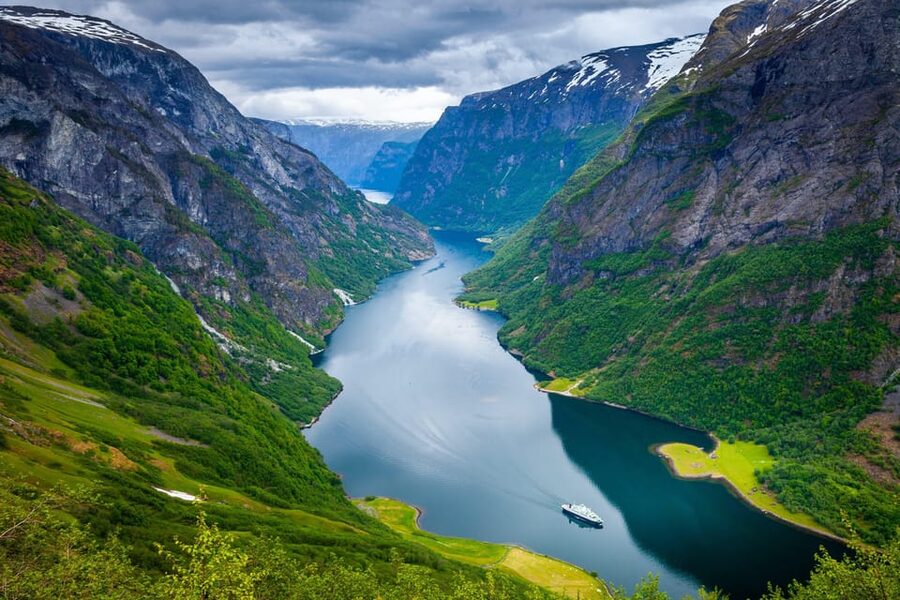 Bergen: Viking Village, Nærøyfjorden Cruise and Flåm Railway - One day, three classic Norway experiences