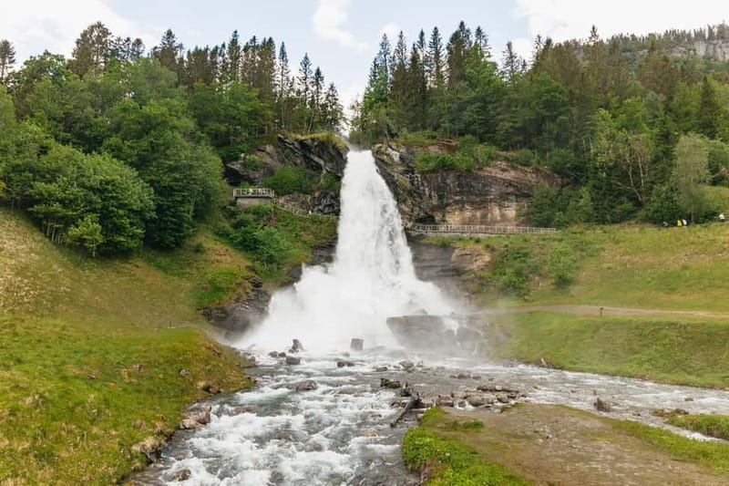 Bergen: Waterfalls of Hardangerfjord Shore Excursion - Norheimsund, a useful 50-minute break