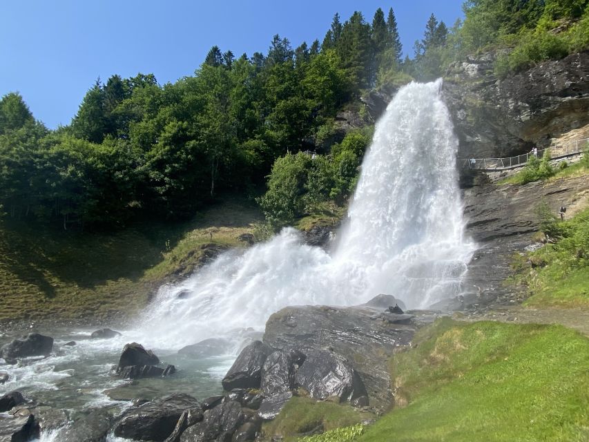 Bergen: Waterfalls of Hardangerfjord Shore Excursion - The guides make the road time count