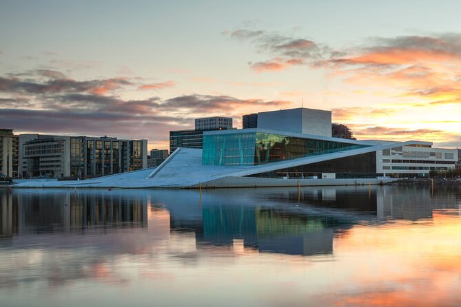 Best of Oslo Guided Walking Tour - Market Square and Akershus Fortress