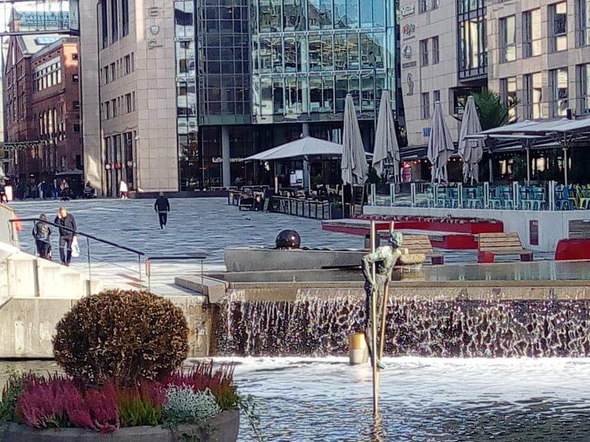 Best of Oslo: Walking Tour with a local guide - The Opera House, Munch Museum, and Bjørvika