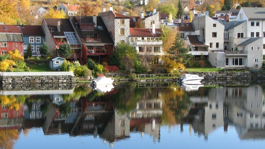 Best of Trondheim: Private Walking Tour with a Local - Following the Nidelva River to Old Town Bridge