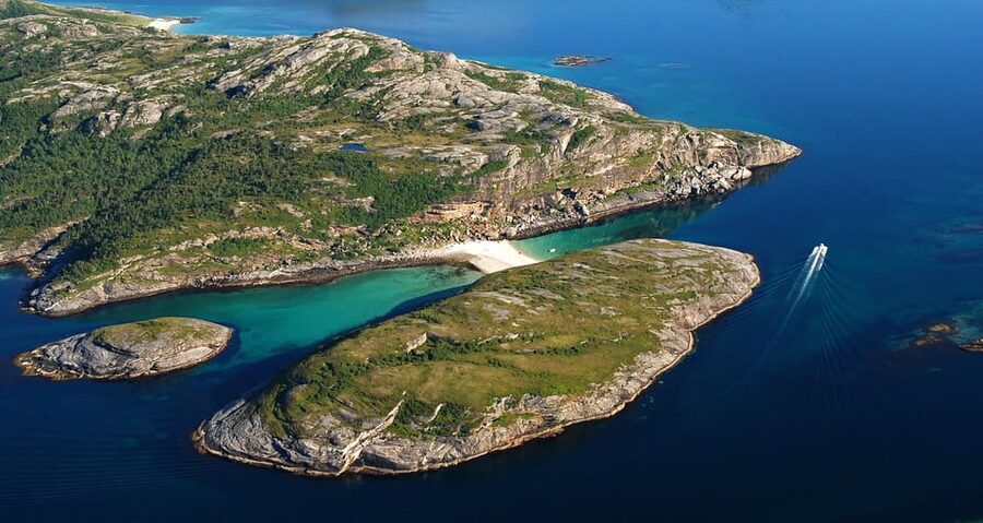 Bodø: Kjerringøy & Silent Coastal Cruise - A short walk into Kjerringøy Handelssted