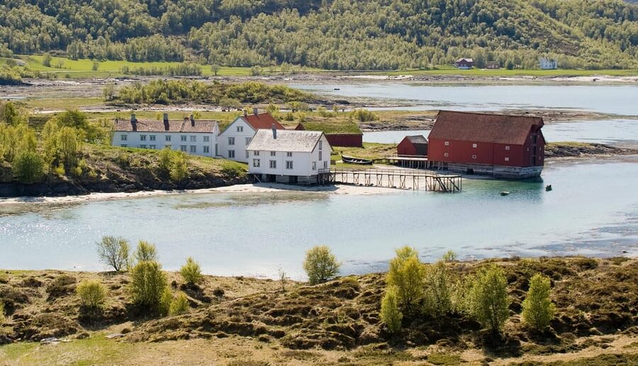 Bodø: Kjerringøy & Silent Coastal Cruise - The return past Karlsøyvær and Vestfjorden