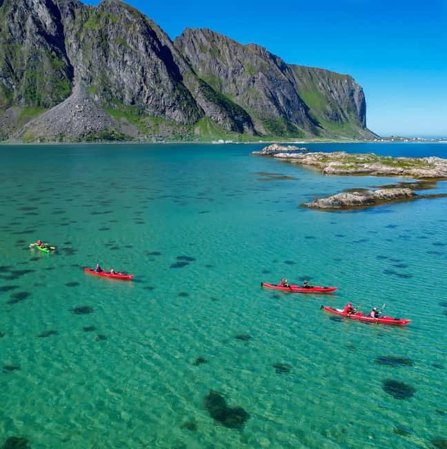 Bøstad: Kayaking Tour in Lofoten with Snacks - The island rest stop, snacks, and hot drinks