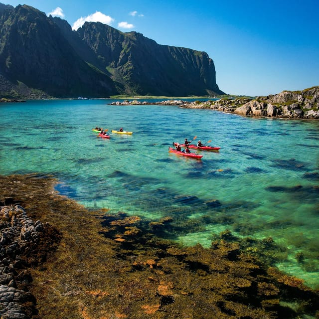 Bøstad: Kayaking Tour in Lofoten with Snacks - Small group size and the feel of the outing