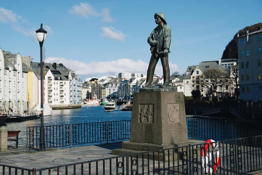 City walk in Ålesund: Art Nouveau, sea views, and insider tips - The guide’s perspective and personal tips