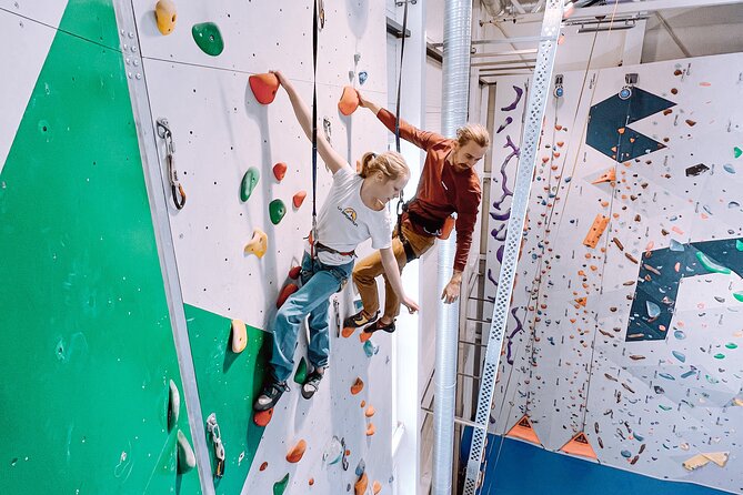 Climbing in Mørkvedhallen Klatresenter - Key points before you book