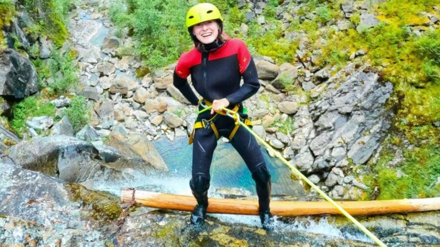 Dagali: Extreme Canyoning Experience - Guides, group size, and confidence