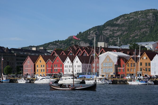 Discover Bergen on Foot and Boat - Kong Oscars Gate and everyday Bergen