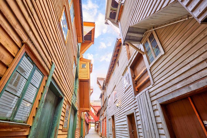 Discover Bergen on Foot and Boat - Walking the wooden lanes of Bryggen