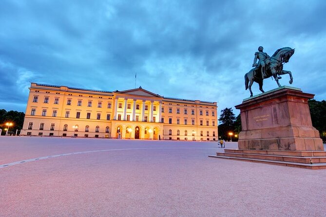 Discover Oslo: Self Guided Audio Tour - Art and ceremony at Oslo City Hall