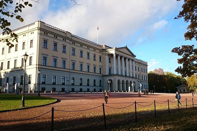 Downtown Oslo: Self-Guided Highlights and History Audio Tour - What this short Oslo route actually gives you