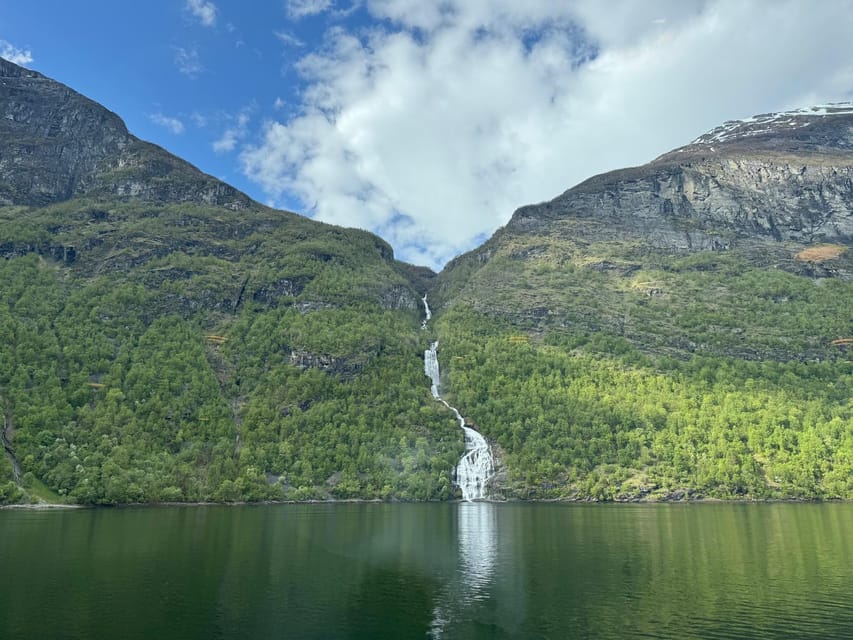 E-bike Tour in Geiranger, Norway - The uphill ride on Eagle Road